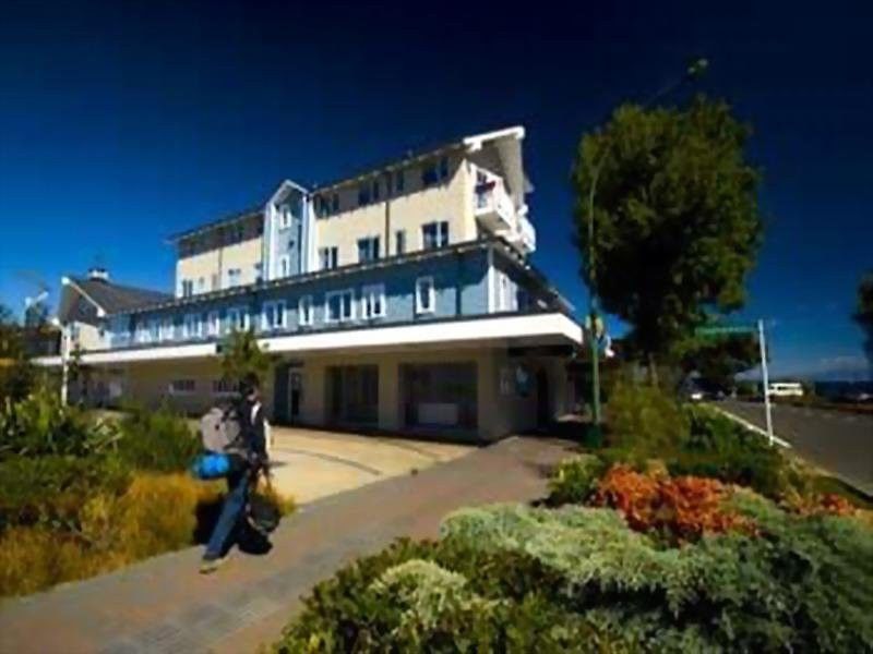 Based By The Lake Taupo Exterior photo
